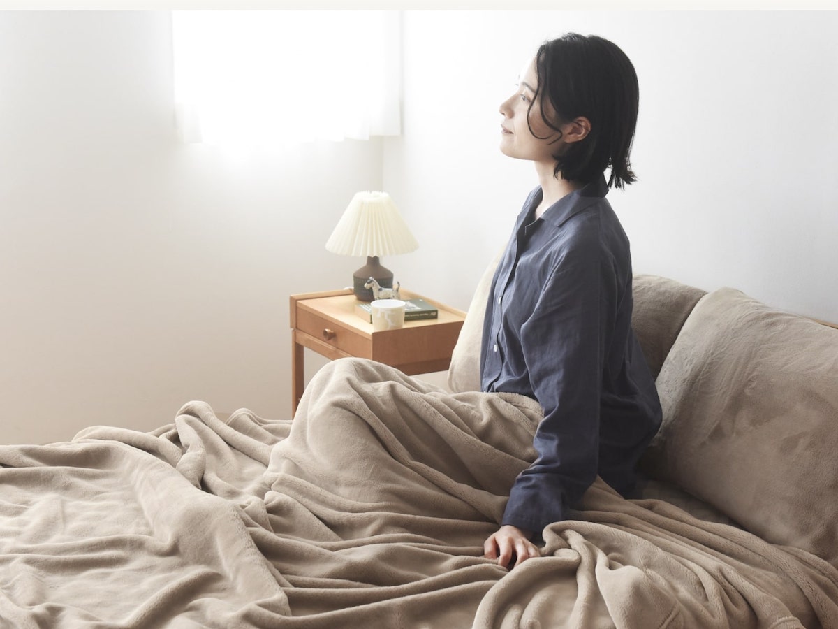【2025モデル登場】伝説の毛布がまさかの大進化！ふわとろリッチなシフォンファーって？新色はある？気になるポイント徹底解説