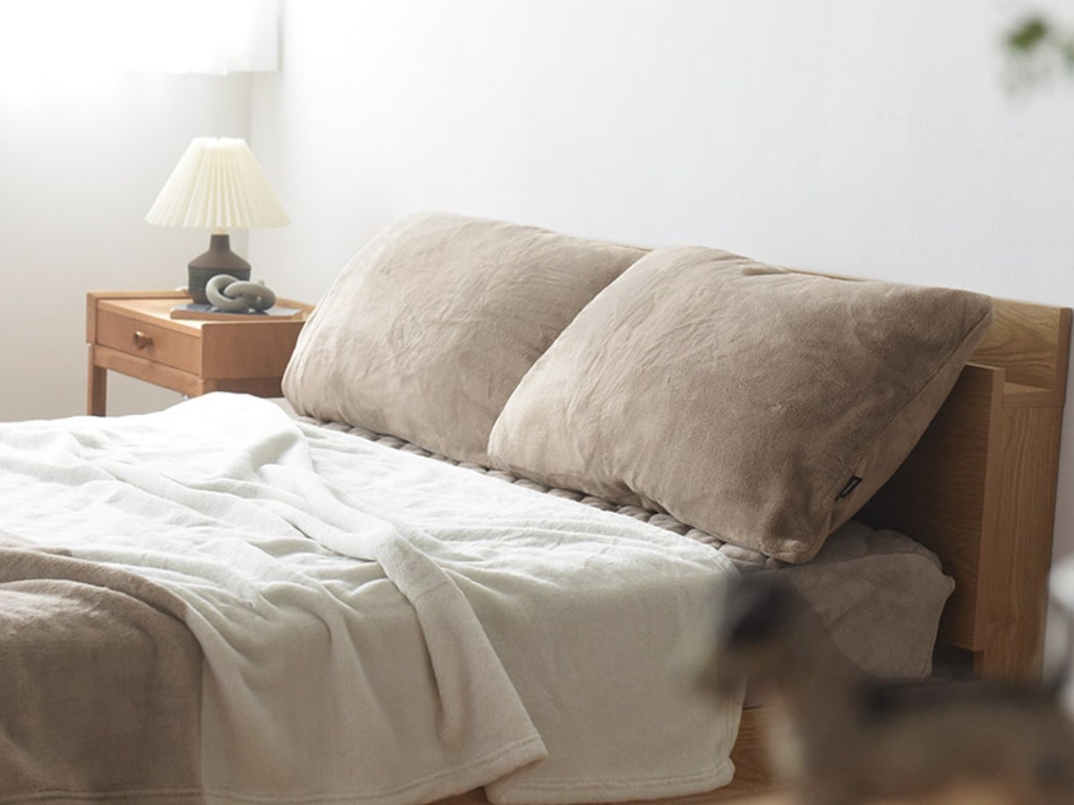 【2025モデル登場】伝説の毛布がまさかの大進化！ふわとろリッチなシフォンファーって？新色はある？気になるポイント徹底解説