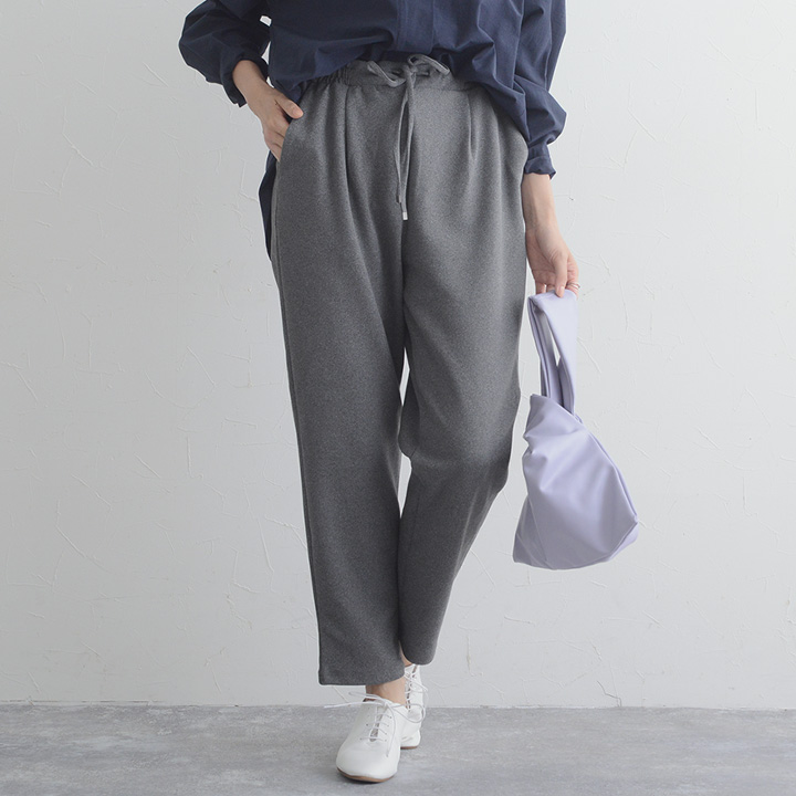 あの「リラパン」が帰ってきた！“楽ちんキレイ”を叶える人気者パンツのスタッフ着回しレポ