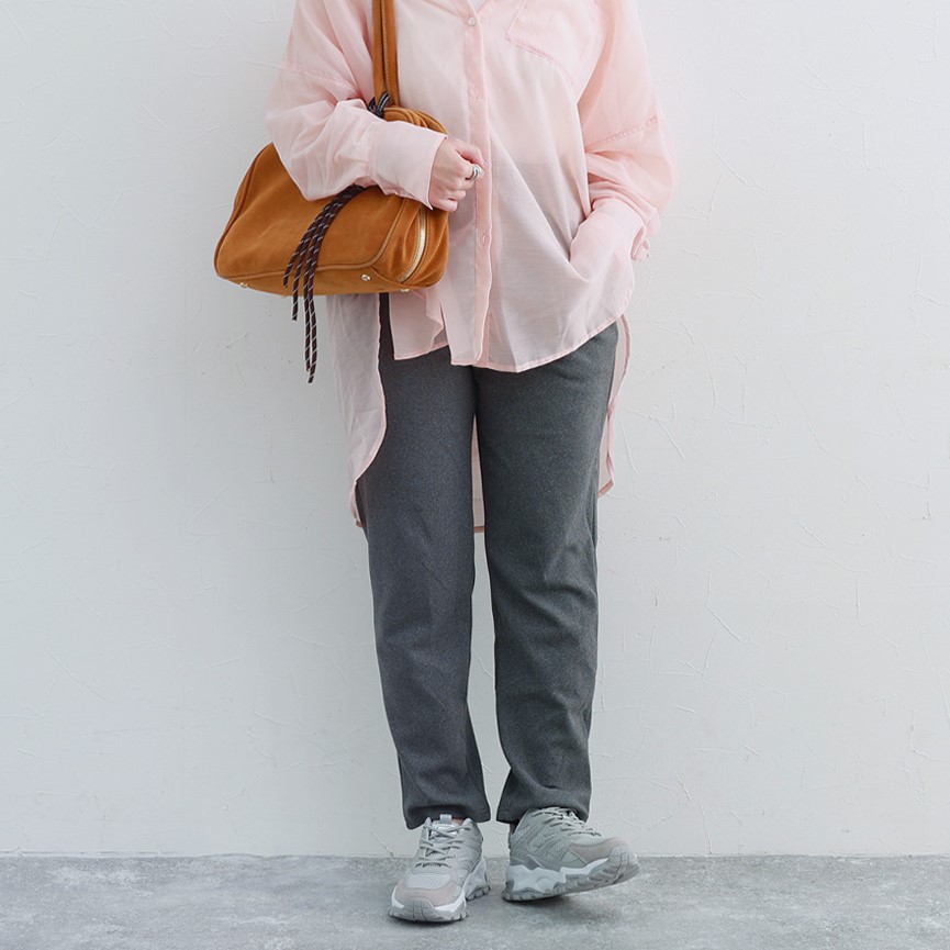 あの「リラパン」が帰ってきた！“楽ちんキレイ”を叶える人気者パンツのスタッフ着回しレポ