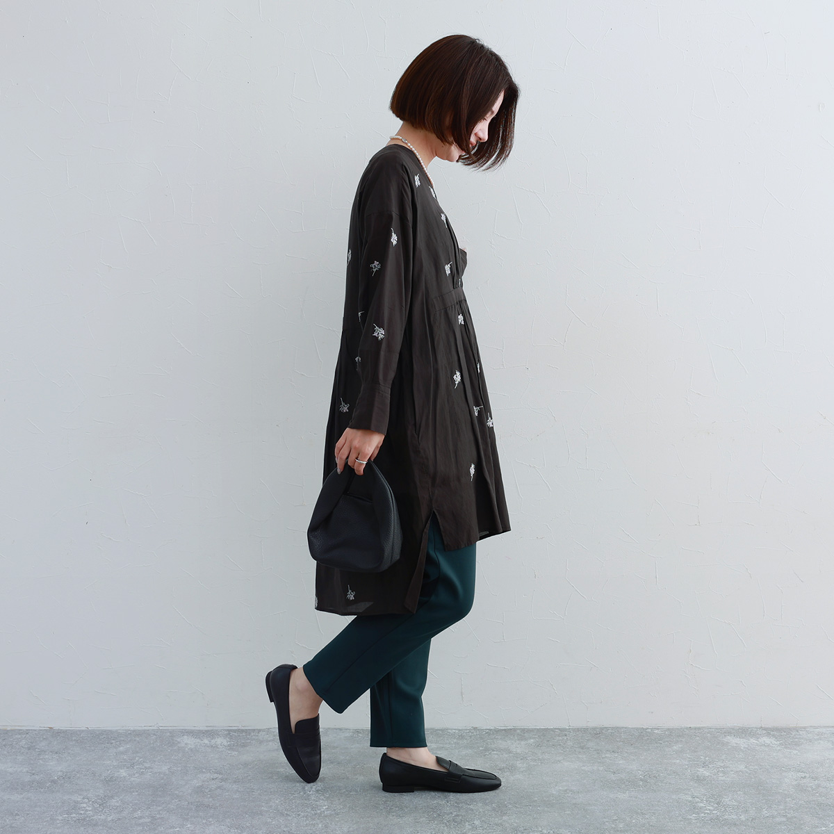 あの「リラパン」が帰ってきた！“楽ちんキレイ”を叶える人気者パンツのスタッフ着回しレポ