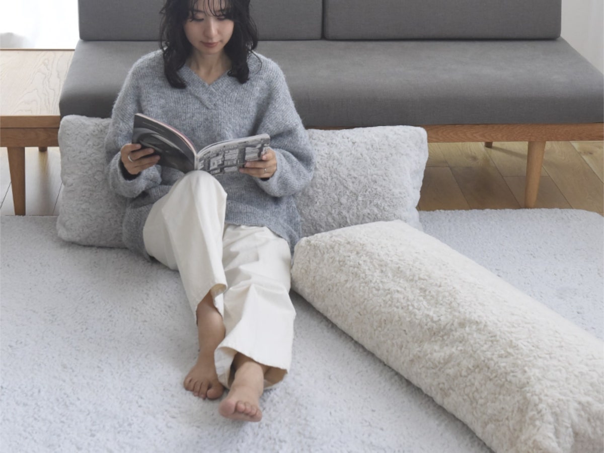 あの布団収納ケースに新素材、ふわもこボアの『くるくるファー』誕生！秋冬インテリアにぴったりのラグも一緒に新登場