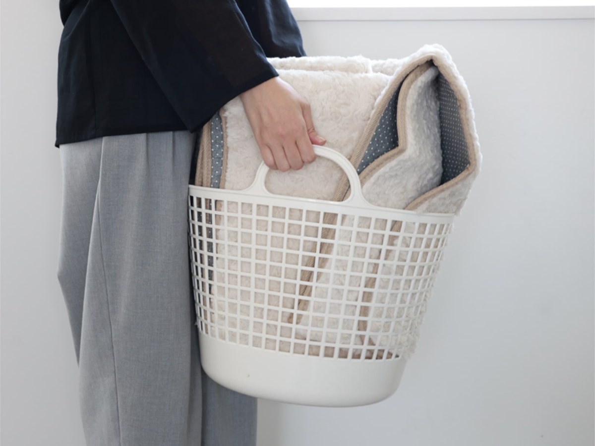 あの布団収納ケースに新素材、ふわもこボアの『くるくるファー』誕生！秋冬インテリアにぴったりのラグも一緒に新登場