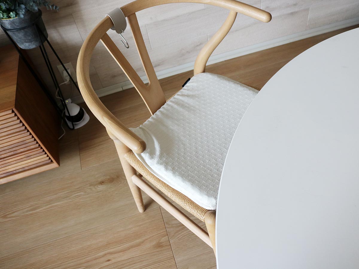 腰イタタ…の救世主！スタッフも愛用の『無重力クッション』、インテリアに馴染む愛用風景をご紹介