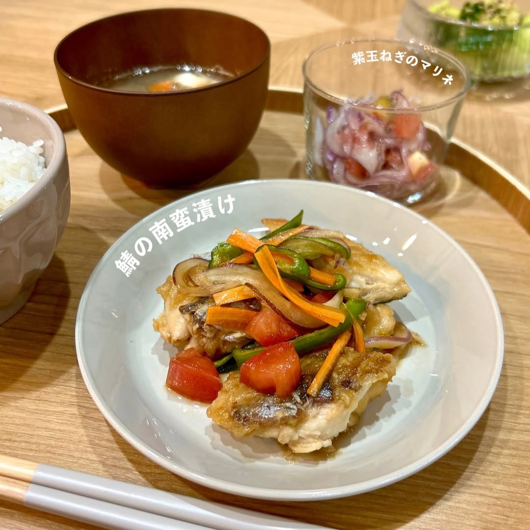 「こう見えて落としても安心！」子どもと暮らすインスタグラマーさんも太鼓判、完売人気の陶器見えプレート実用レポ