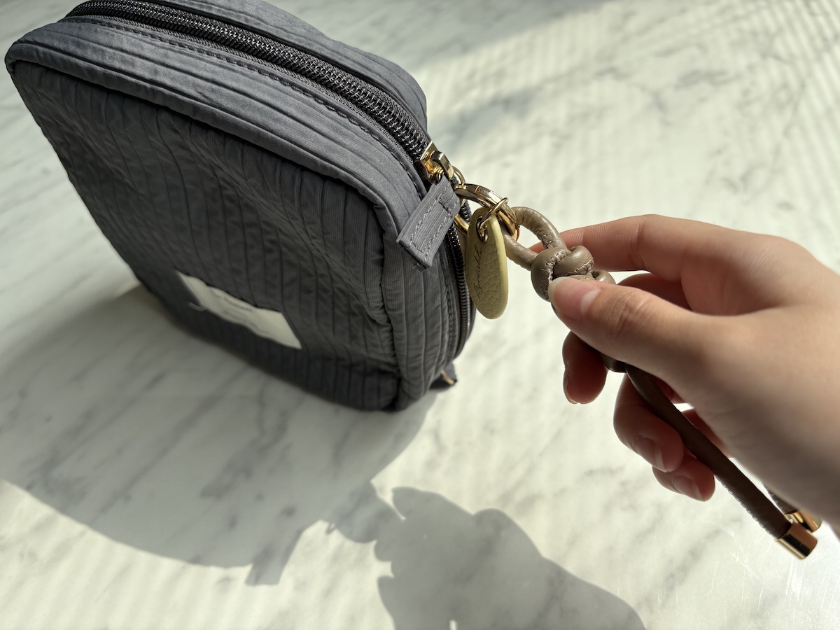 【検証】Agreable牛革チャームはどんなバッグにも合うのか！？スタッフが私物バッグで試してみました