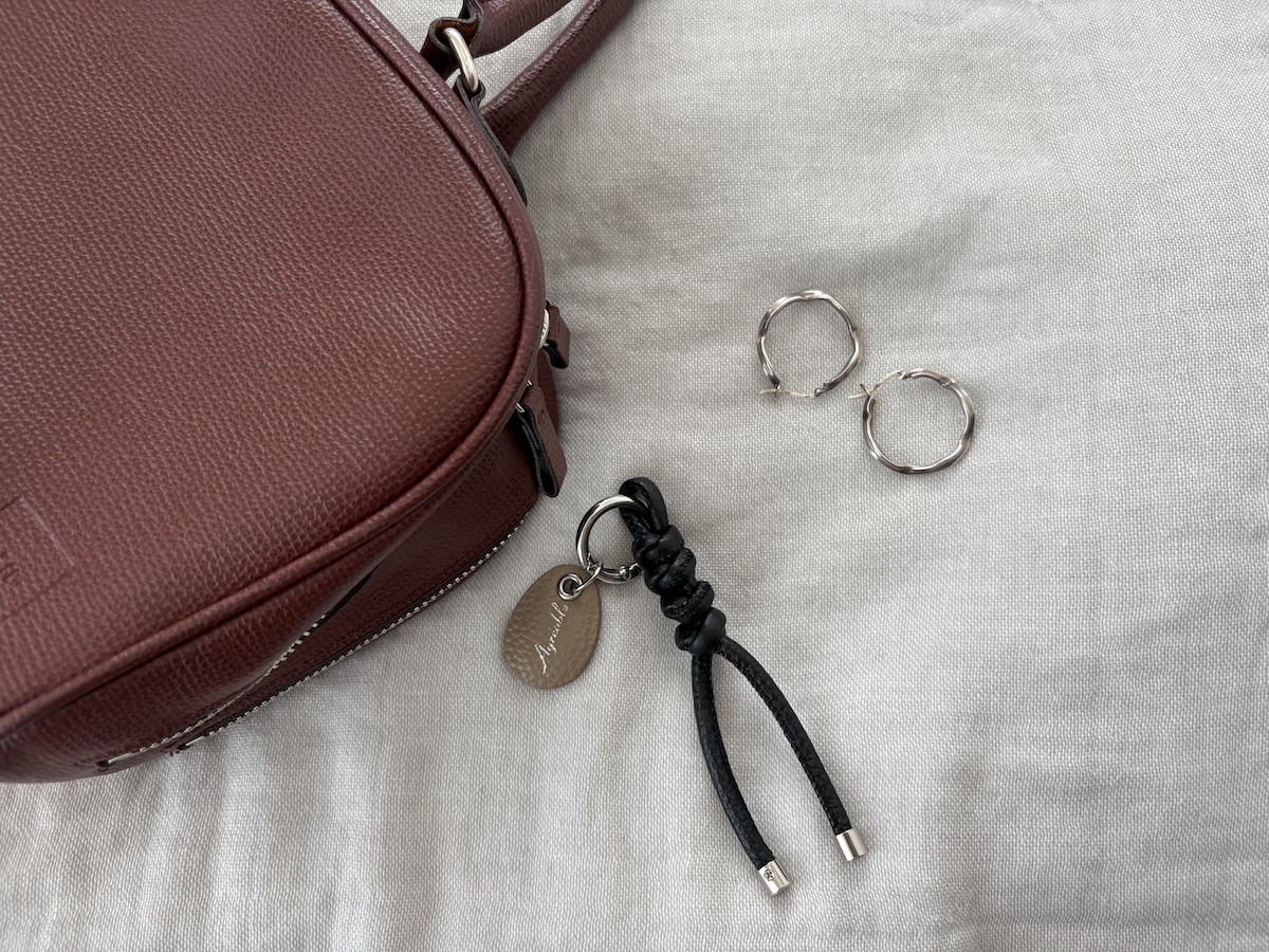 【検証】Agreable牛革チャームはどんなバッグにも合うのか！？スタッフが私物バッグで試してみました