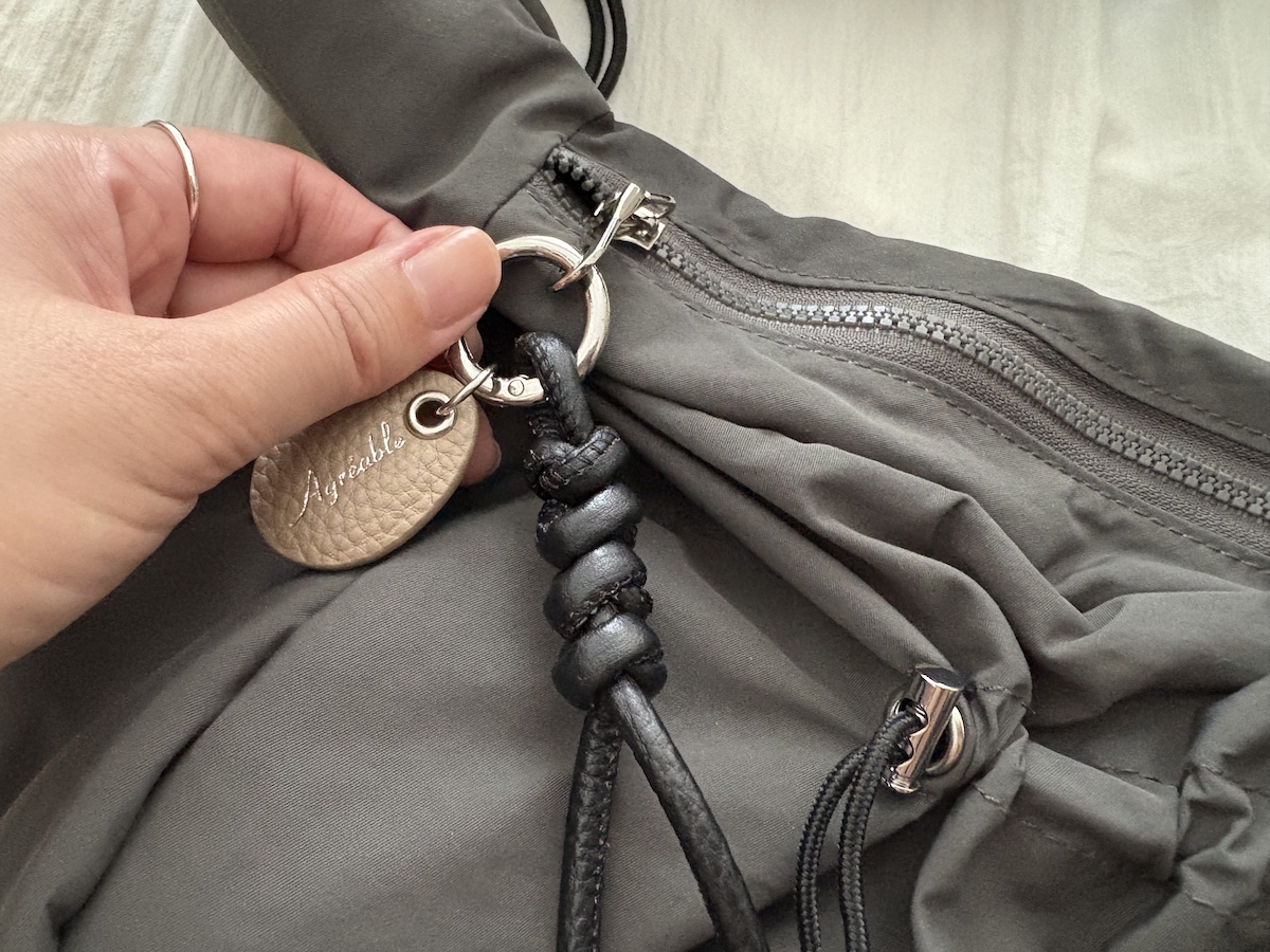 【検証】Agreable牛革チャームはどんなバッグにも合うのか！？スタッフが私物バッグで試してみました