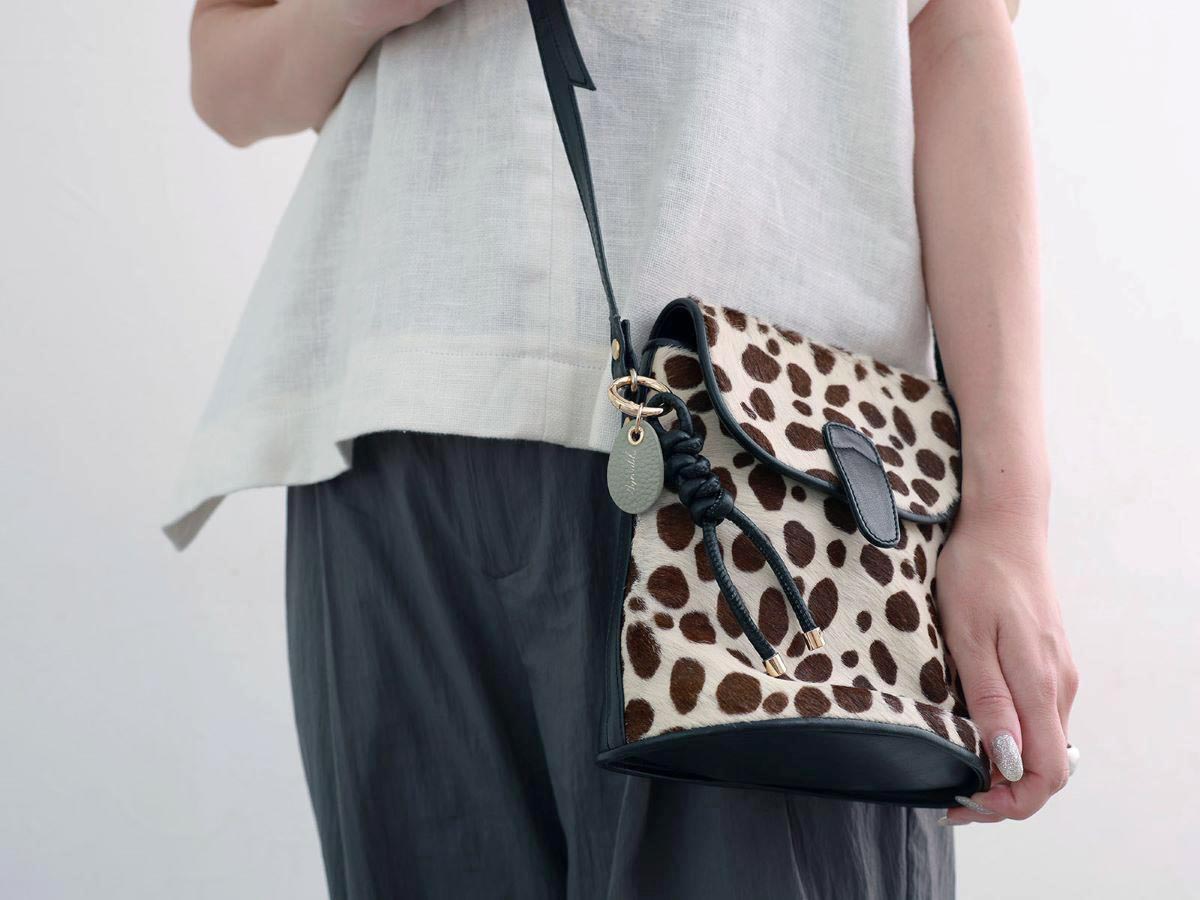 【検証】Agreable牛革チャームはどんなバッグにも合うのか！？スタッフが私物バッグで試してみました