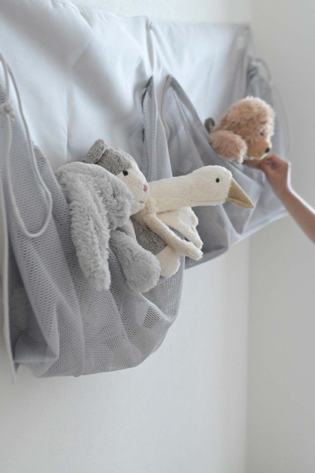 『増え続けるぬいぐるみ問題』に、目からウロコの収納スペース発見！インスタグラマーさんも活用中の新収納とは？