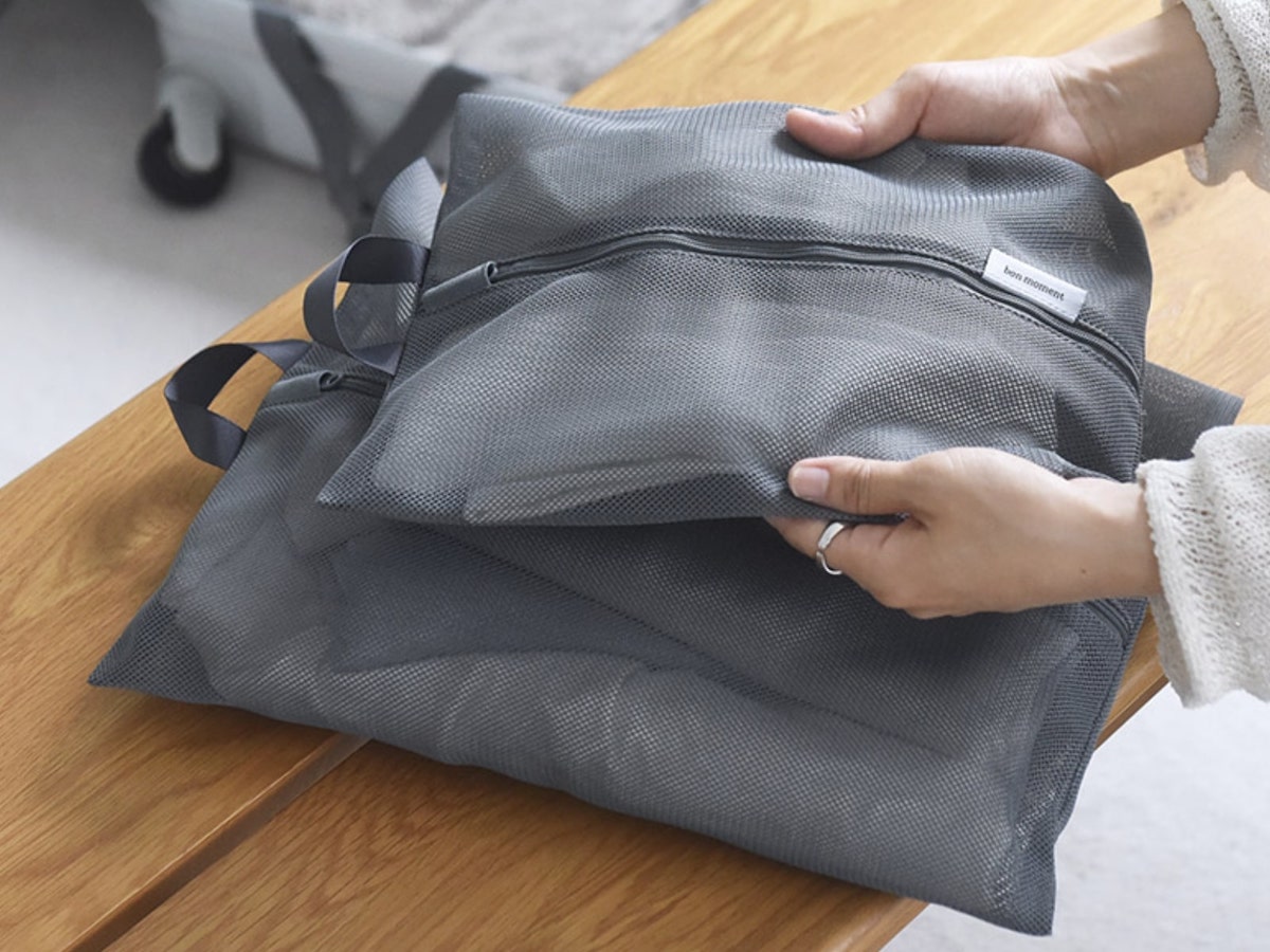 旅やジム、ヨガのお供にも！洗濯機ポンッができる「メッシュトラベルポーチ」でプチストレスを解決