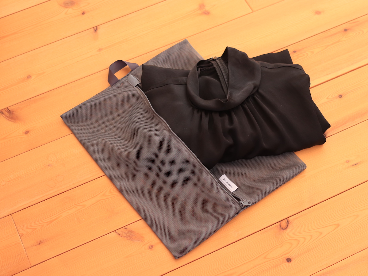 旅やジム、ヨガのお供にも！洗濯機ポンッができる「メッシュトラベルポーチ」でプチストレスを解決