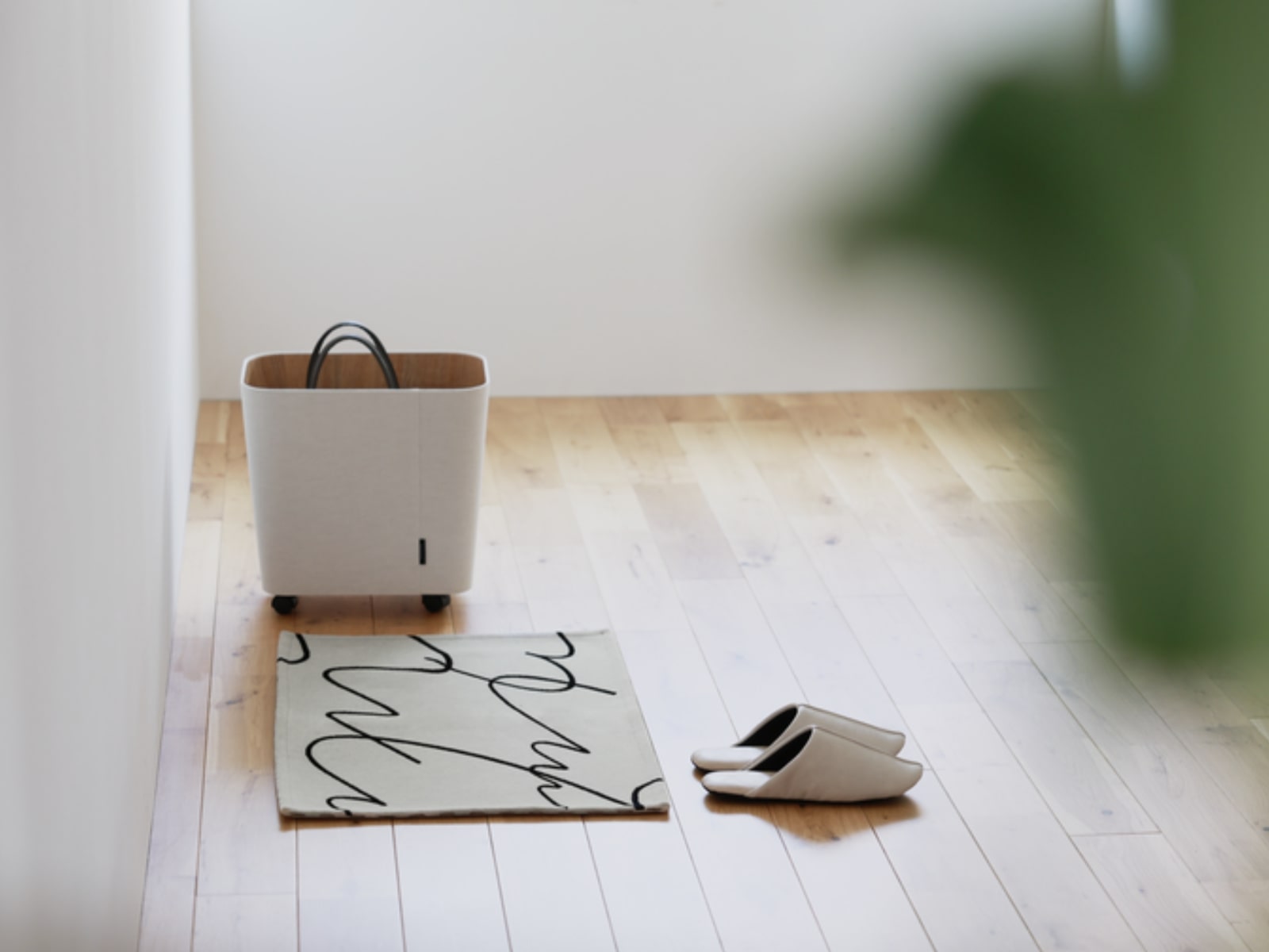 まるでアートポスターみたいなデザインラグ『インスタグラマーさんが選んだ柄はコレ！』発表会