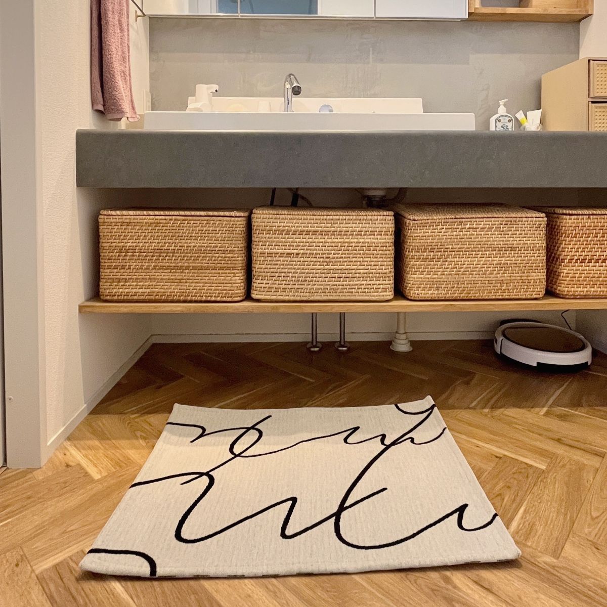 まるでアートポスターみたいなデザインラグ『インスタグラマーさんが選んだ柄はコレ！』発表会