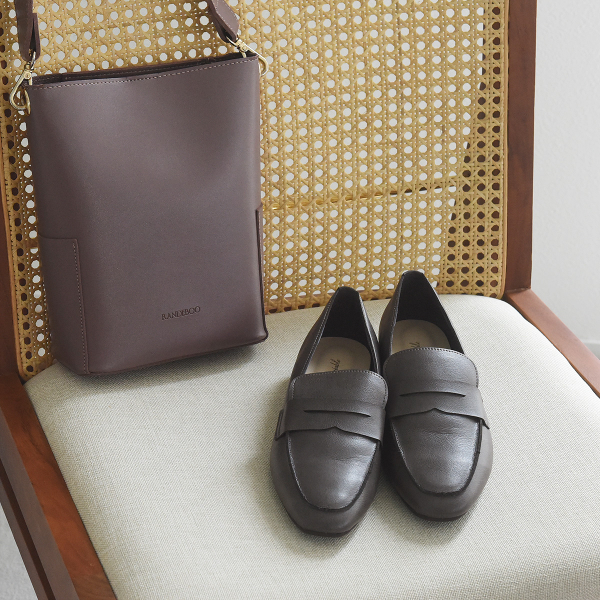 約4年ぶりの待望復活「軽やかローファー」。サイズ選びに悩みがちなスタッフにもフィット！感動のはき心地レビュー