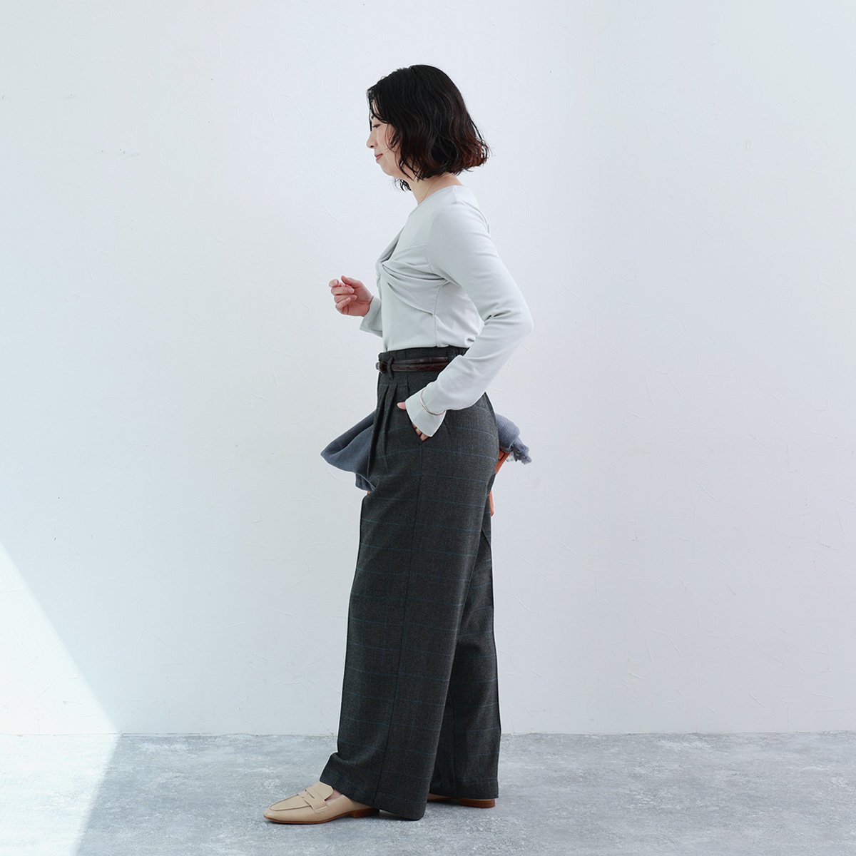 “ワイドパンツ愛好家”さん集まれ～！秋冬のスタートダッシュを飾る「すらりと美脚ぬくもりパンツ」。スタッフ3名の正直レポ