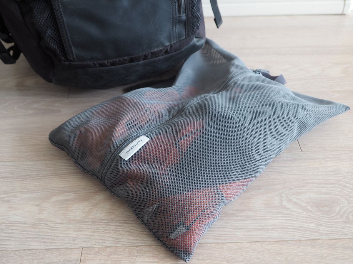 面倒な後片付けが一手間減る！「洗濯ネットになる衣類ポーチ」で旅行後の荷ほどきが快適に