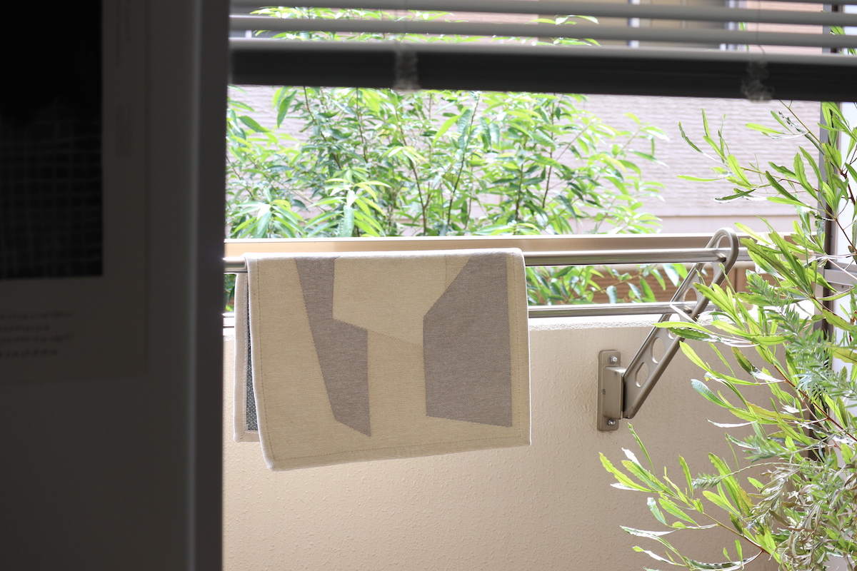 アートな玄関マットで、目指すは『第一印象から洒落見えハウス』インテリア好きスタッフはこの柄を選びました！