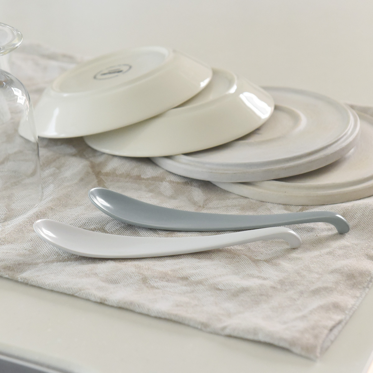 食欲の秋にスプーン大特集！「選びたいのは天然木？陶器？」担当バイヤーに聞いてみた【全4種類】の使い心地