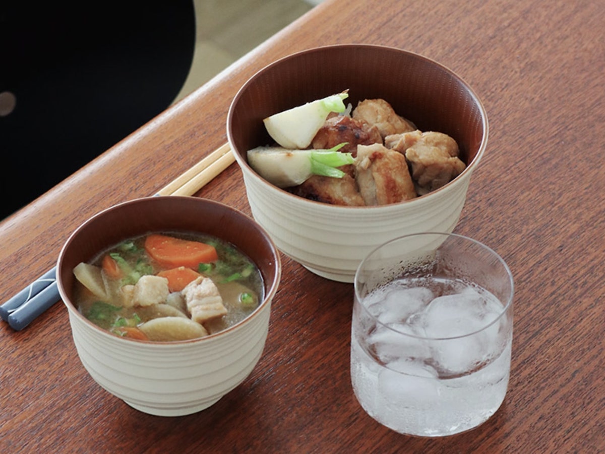 ワンオペ休日のお昼ご飯にも。軽くて割れにくい木目調どんぶり＆汁椀がちょうどいい話【インスタグラマーさんのもの選び】
