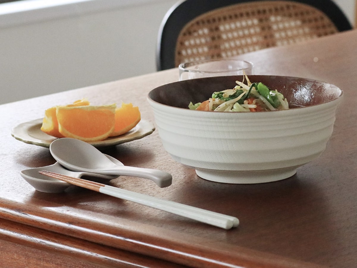 ワンオペ休日のお昼ご飯にも。軽くて割れにくい木目調どんぶり＆汁椀がちょうどいい話【インスタグラマーさんのもの選び】