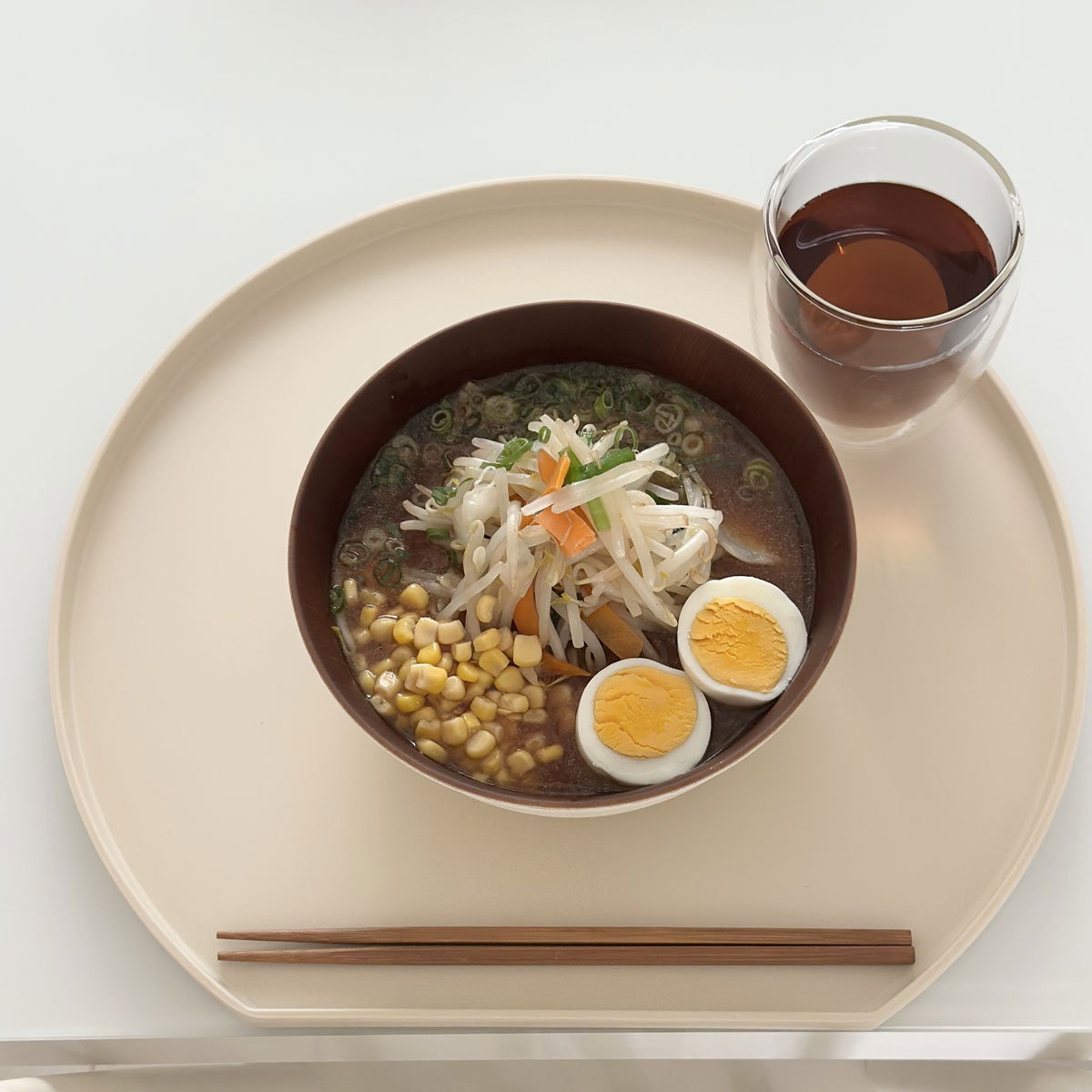 ワンオペ休日のお昼ご飯にも。軽くて割れにくい木目調どんぶり＆汁椀がちょうどいい話【インスタグラマーさんのもの選び】