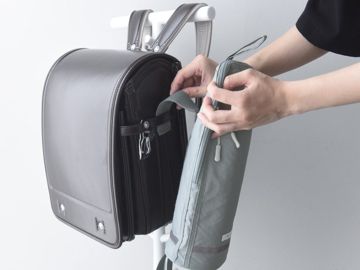 水筒がランドセルと一体化！？インスタグラマーさんも始めてる『手ぶら通学』のススメ