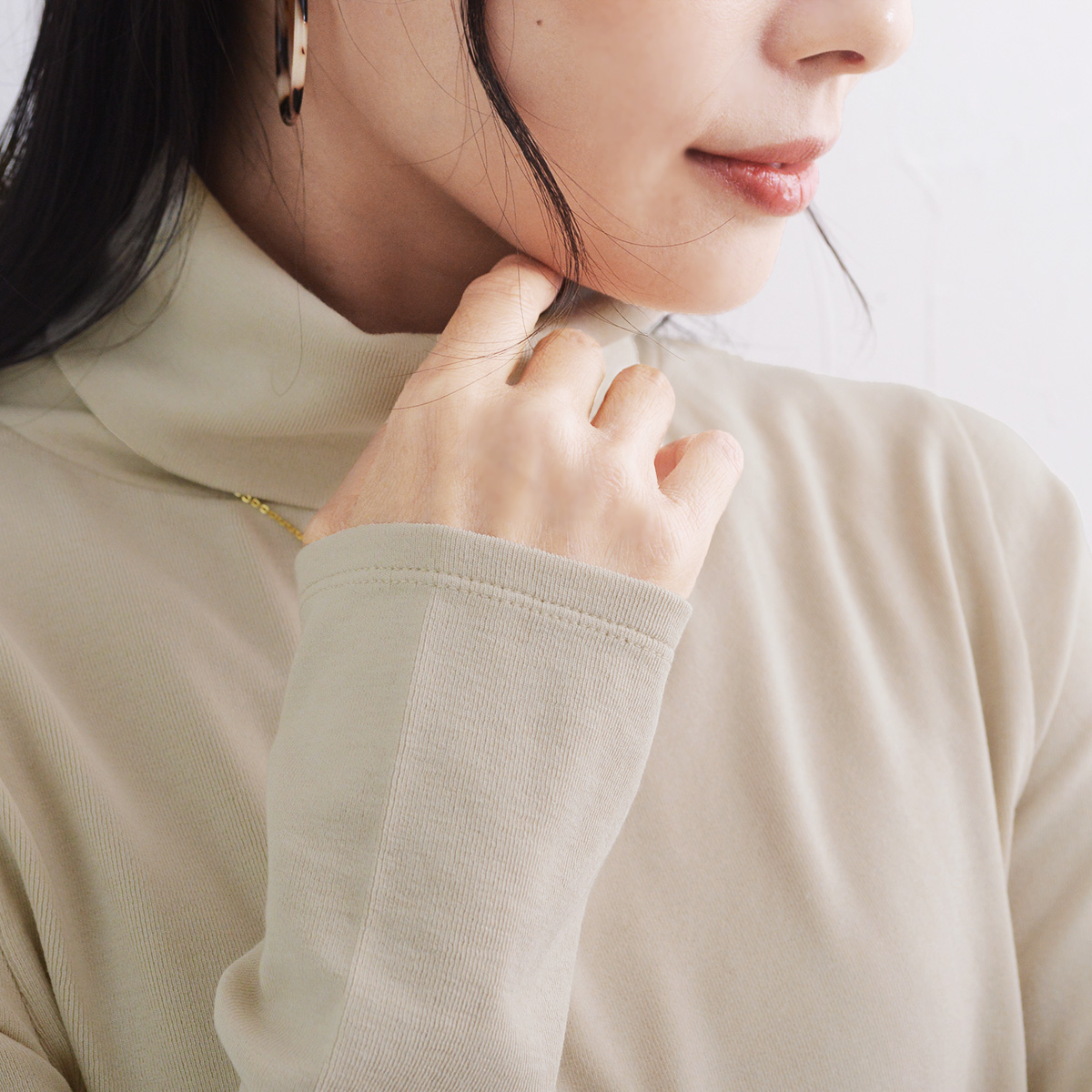 冬のはじまりに、しなやかな一着を。スタッフ3人が虜になった「あったかウェア」着用レポ