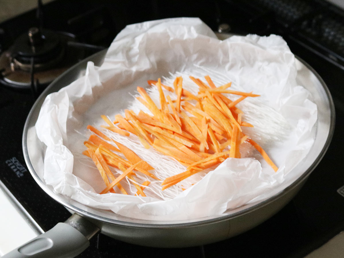 温野菜だけじゃない！焼きそば・パスタからチャプチェまで。蒸し器で簡単「絶品麺」レシピをご紹介