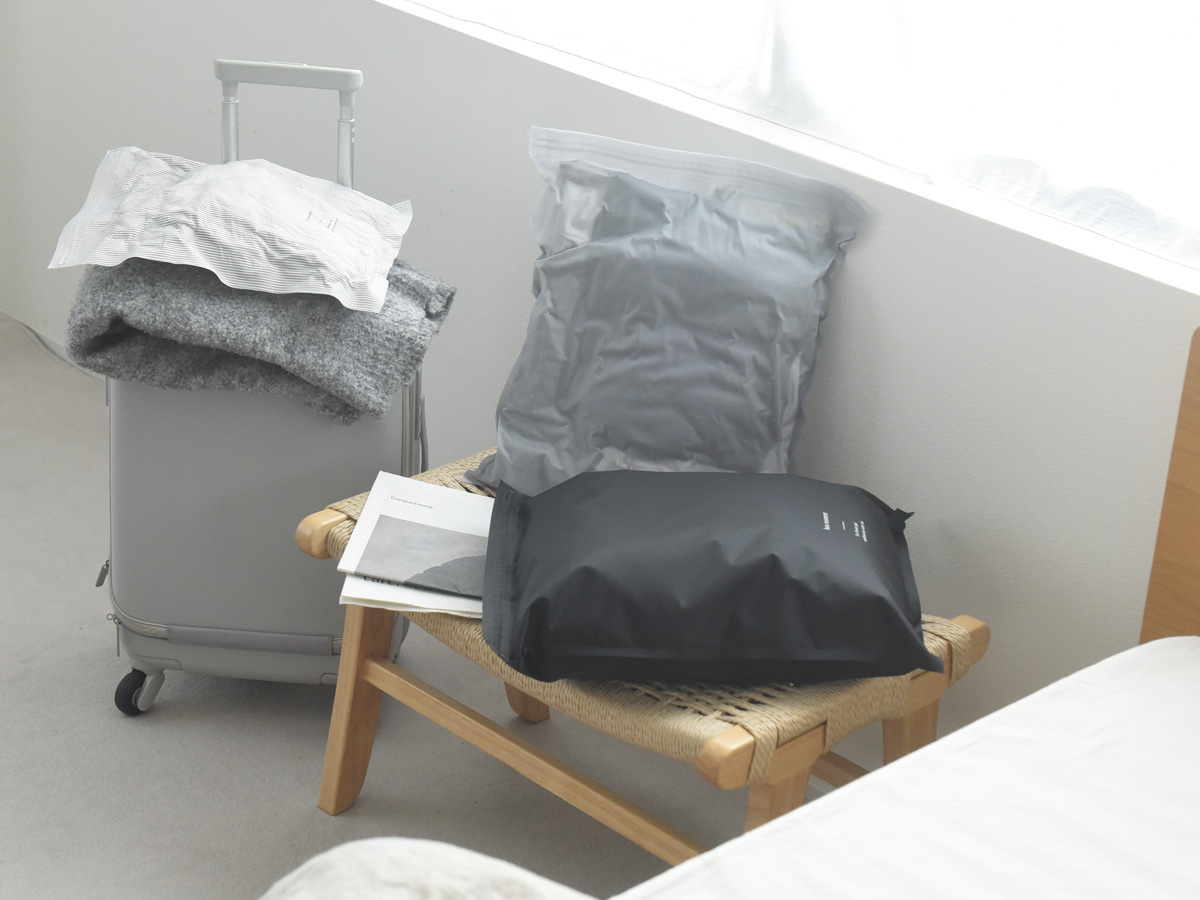 かさばる冬旅にも助かる！「すばやくペタンコ」の衣類圧縮袋を帰省・出張・キャンプで使ってみました