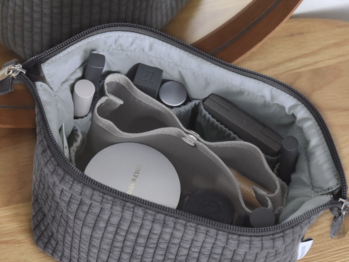 旅慣れスタッフの太鼓判！冬旅＆帰省におすすめのトラベルグッズ5選【2025-2026年版】