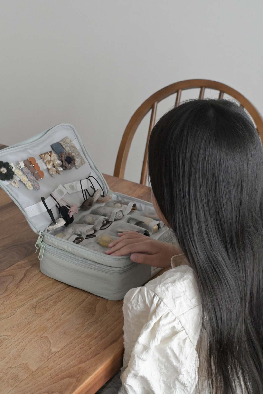 すっきり収納＆毎朝ワクワク！宝石箱みたいな「ヘアアクセ収納」のある暮らし【インスタグラマーさんのもの選び】