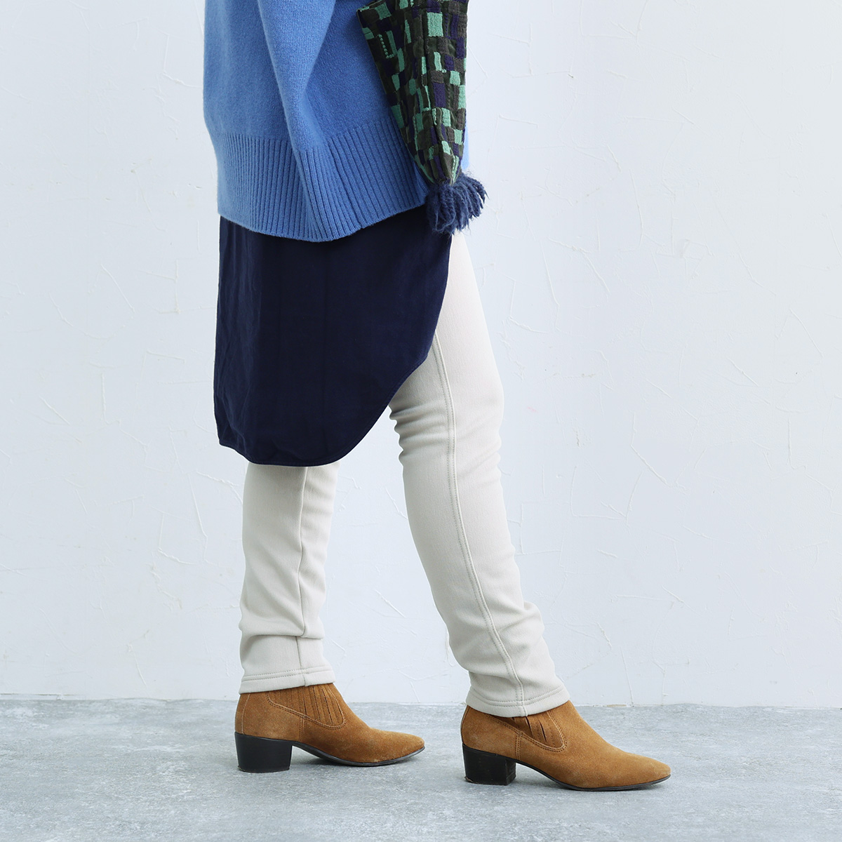 あったかパンツの最高峰はコレ！年末年始もぬくぬく過ごせる「裏ベロアver.」をスタッフが試着