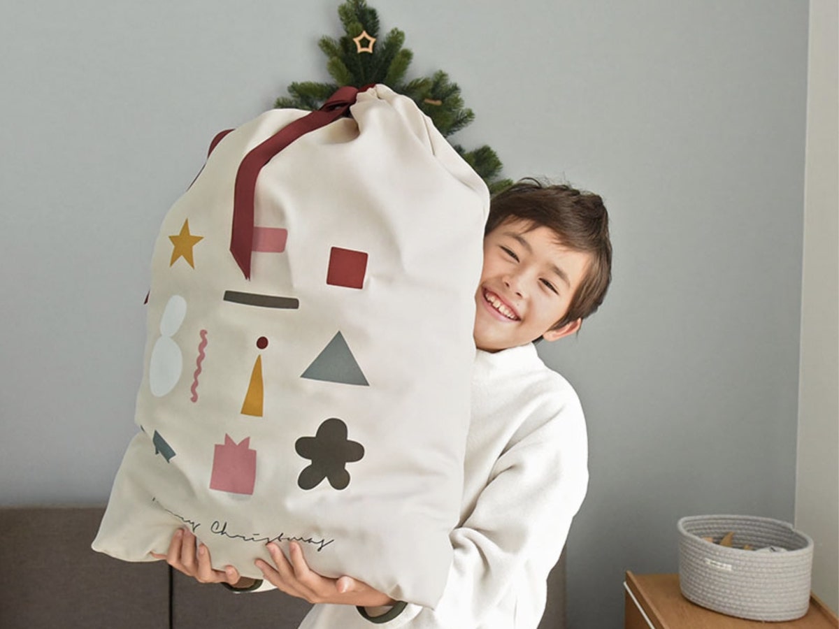 今年のクリスマスは子どもたちを最高の笑顔に！6名のインスタグラマーさんによる、「サンタ袋」の飾りかた報告会
