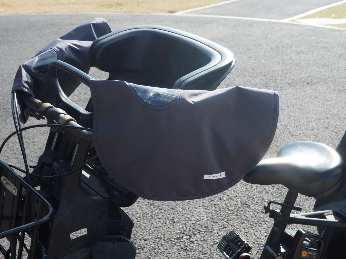 冬の自転車送迎を変える！“あったか×操作性”を兼ね備えた「ハンドルカバー」