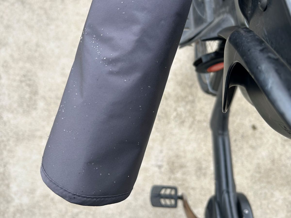 冬の自転車送迎を変える！“あったか×操作性”を兼ね備えた「ハンドルカバー」