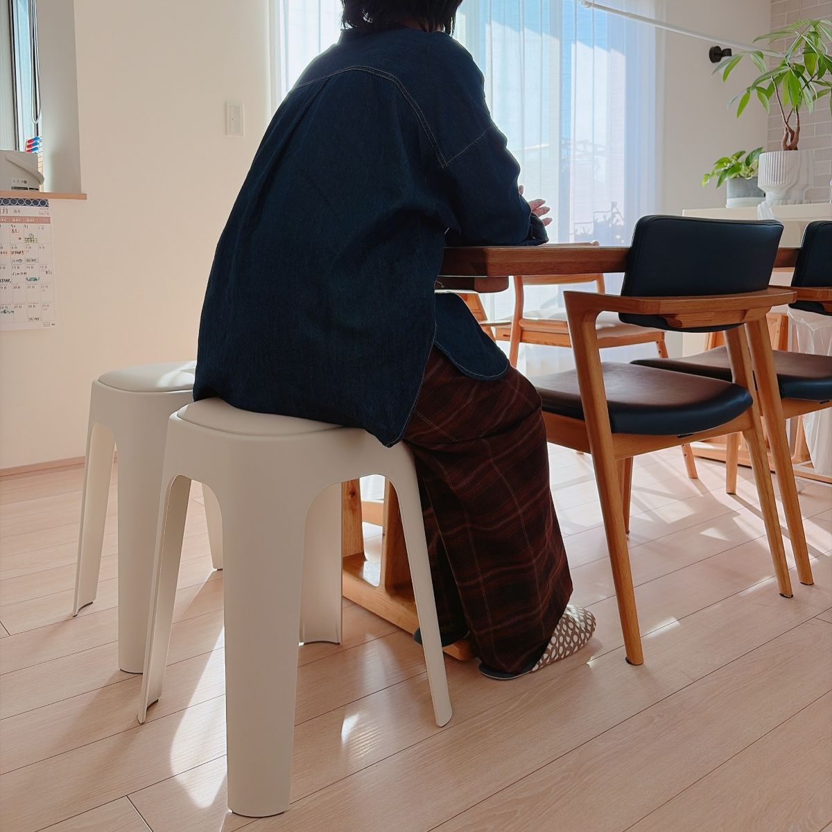 もちもち座面でおもてなし。来客時にも助かるクッションつきスツールのある暮らし【インスタグラマーさんのもの選び】