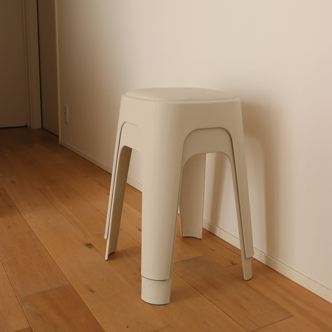 もちもち座面でおもてなし。来客時にも助かるクッションつきスツールのある暮らし【インスタグラマーさんのもの選び】