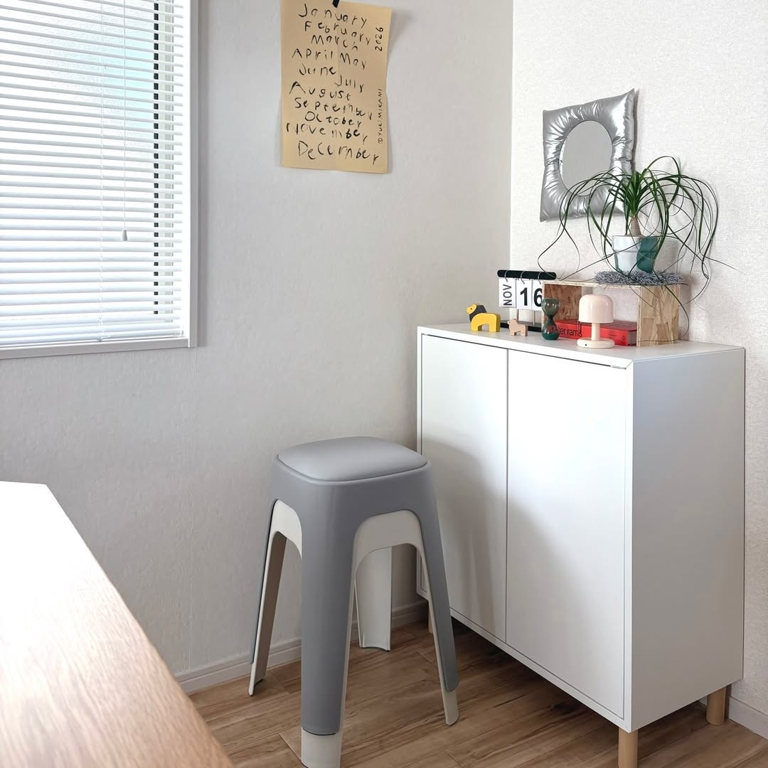 もちもち座面でおもてなし。来客時にも助かるクッションつきスツールのある暮らし【インスタグラマーさんのもの選び】