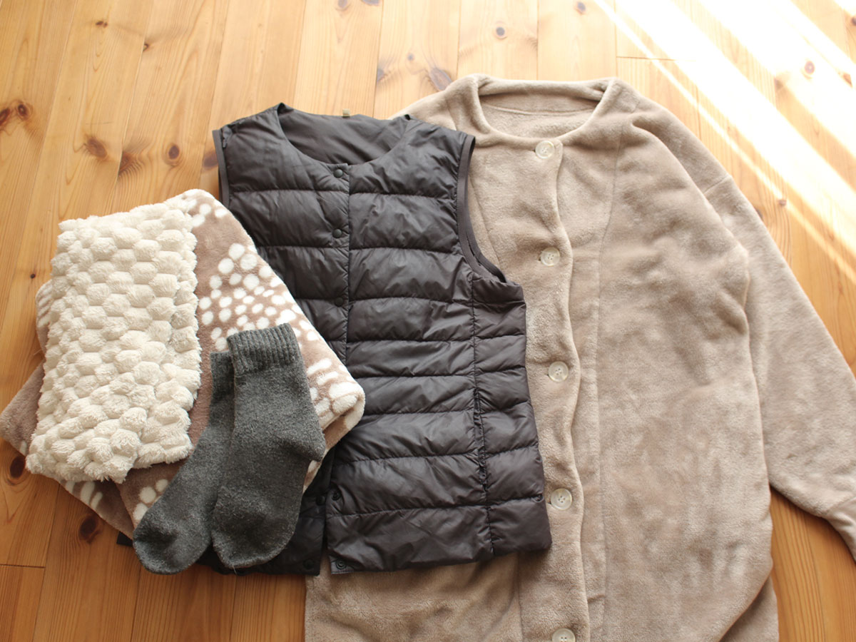 部屋にあふれ返る冬のあったかグッズ、「キャスター付き収納」で便利に整頓！