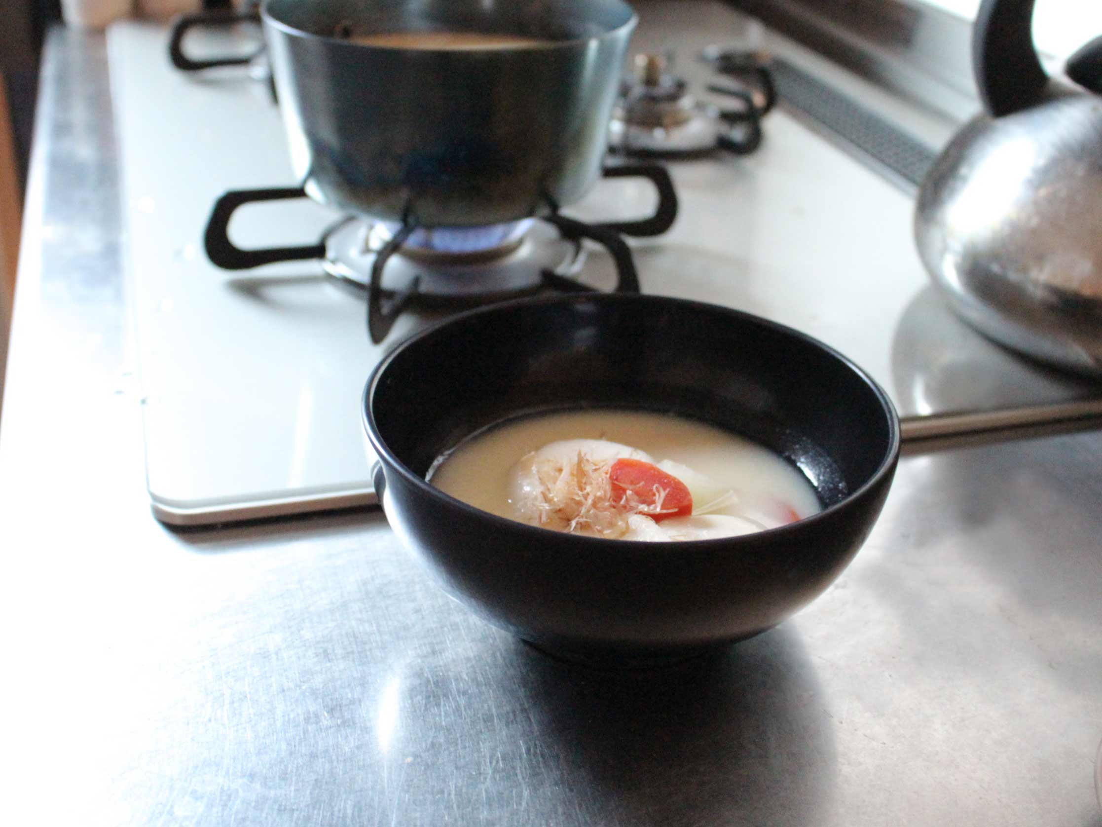 ゆらぎ世代のインナーケアに。「鉄の片手鍋」で鉄分たっぷりお味噌汁生活