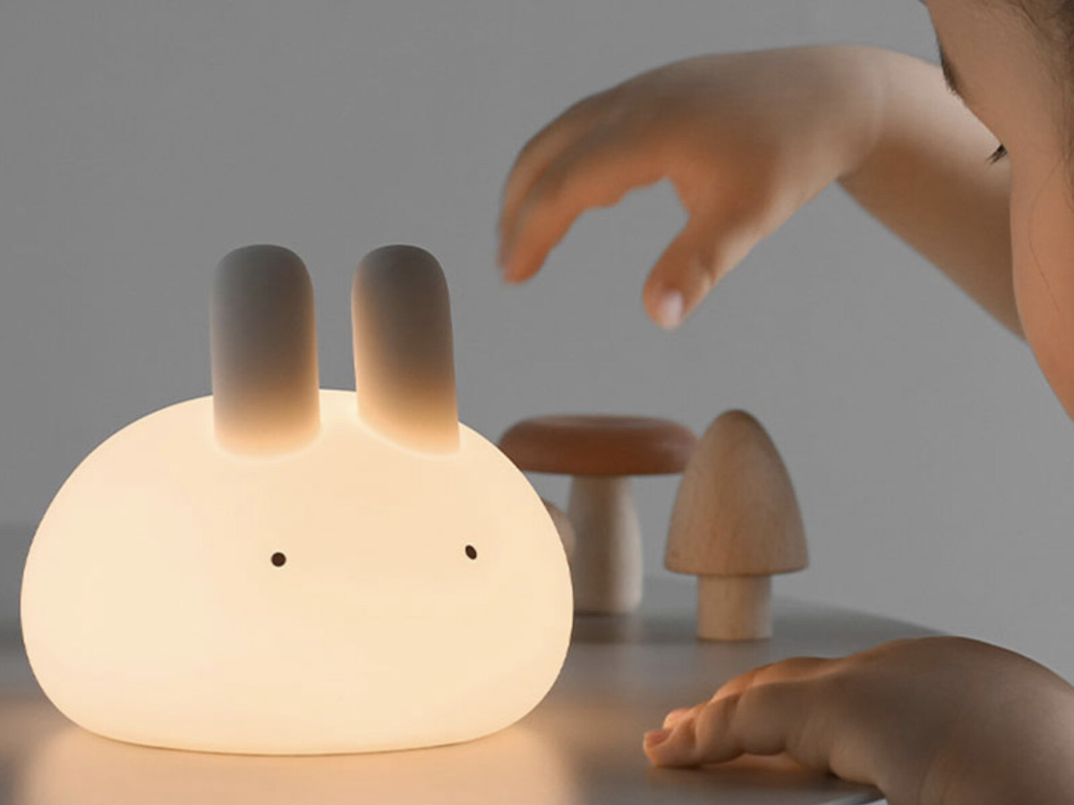 授乳ベビーからキッズまで、おやすみの時間はぷにぷにバニーライトと一緒に。【インスタグラマーさんのもの選び】