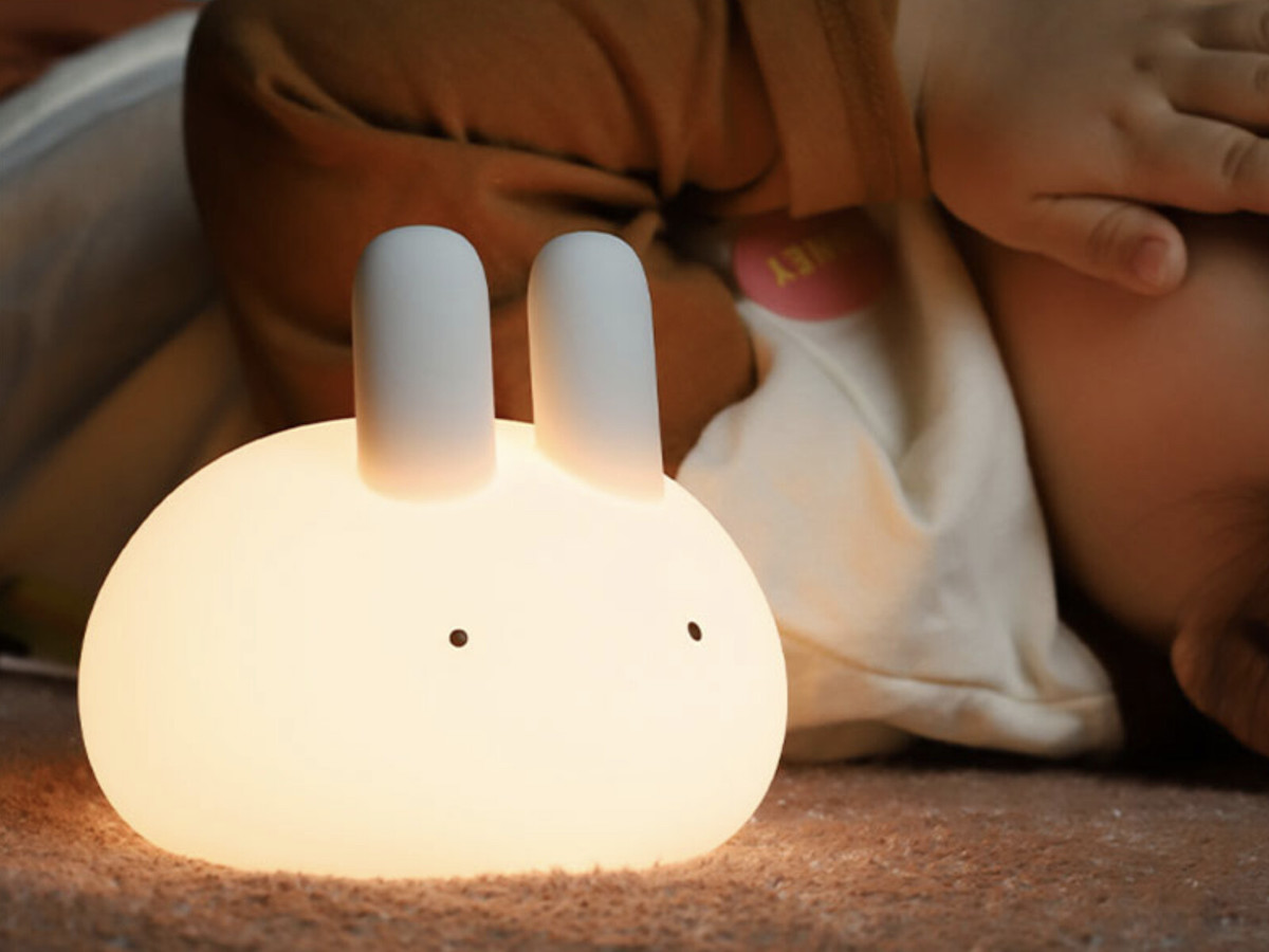 授乳ベビーからキッズまで、おやすみの時間はぷにぷにバニーライトと一緒に。【インスタグラマーさんのもの選び】