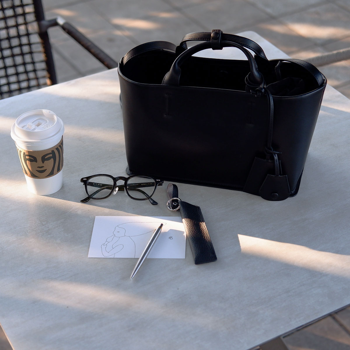 「じぶん時間」のお供に1本のペン。習い事にカフェタイム、お仕事にも、スタッフが愛用している大人のペンホルダー