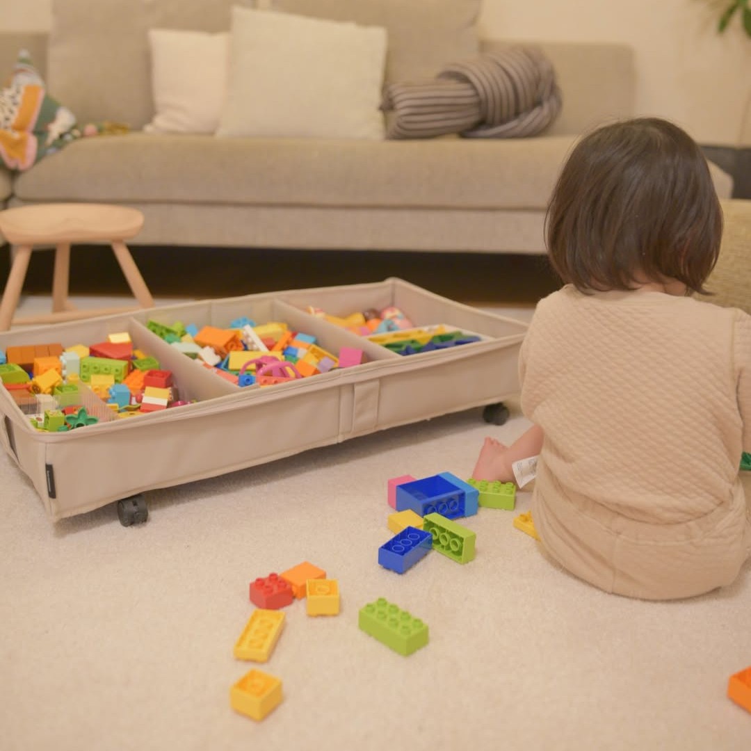 衣替えにもコレ便利！スイーッと出し入れできるベッド下収納で暮らしを整える【インスタグラマーさんのもの選び】