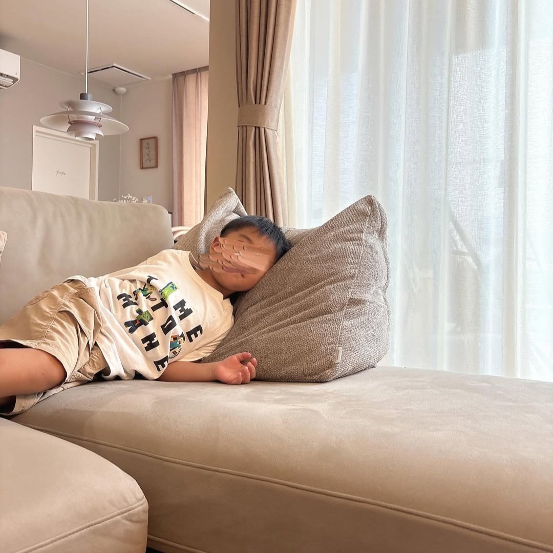 布団収納スペースにお困りの人、集まれ！『背もたれになる布団収納ケース』がIGさんのお家でも活躍中