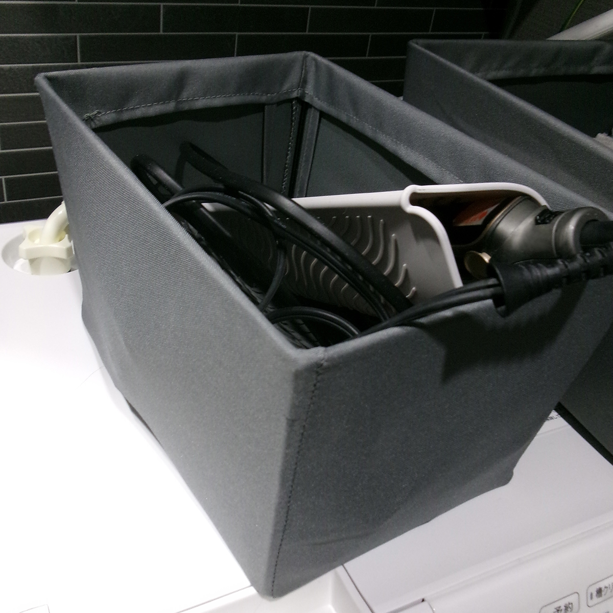 『バタバタの朝・散らかる洗面所』を卒業したい方へ。スタッフの太鼓判、耐熱300℃ヘアアイロンポーチを！