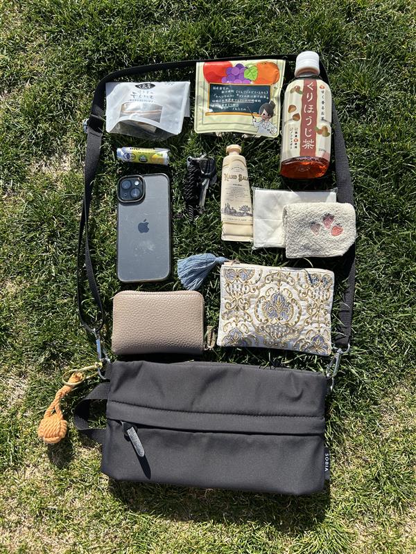 バイヤーの休日に密着、お供したのはフラットなのにたっぷり大容量！ママカルショルダー