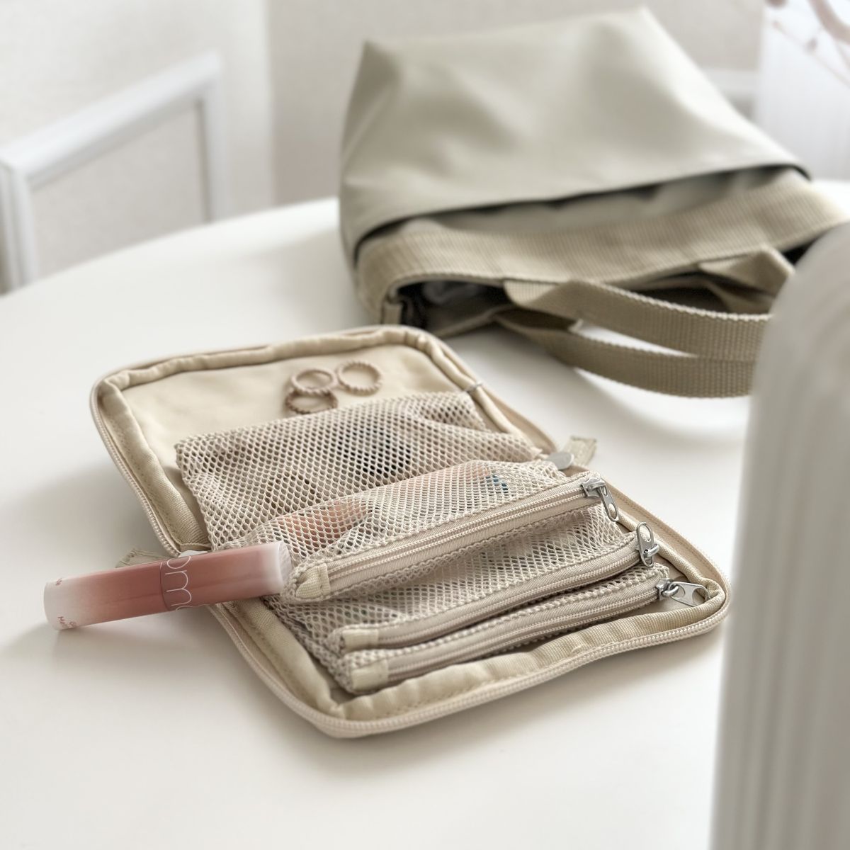 花粉症さんの救世主かも！目薬がすぐ見つかる＆薬の補充もラクな「手帳型ポーチ」にIGさんも高評価