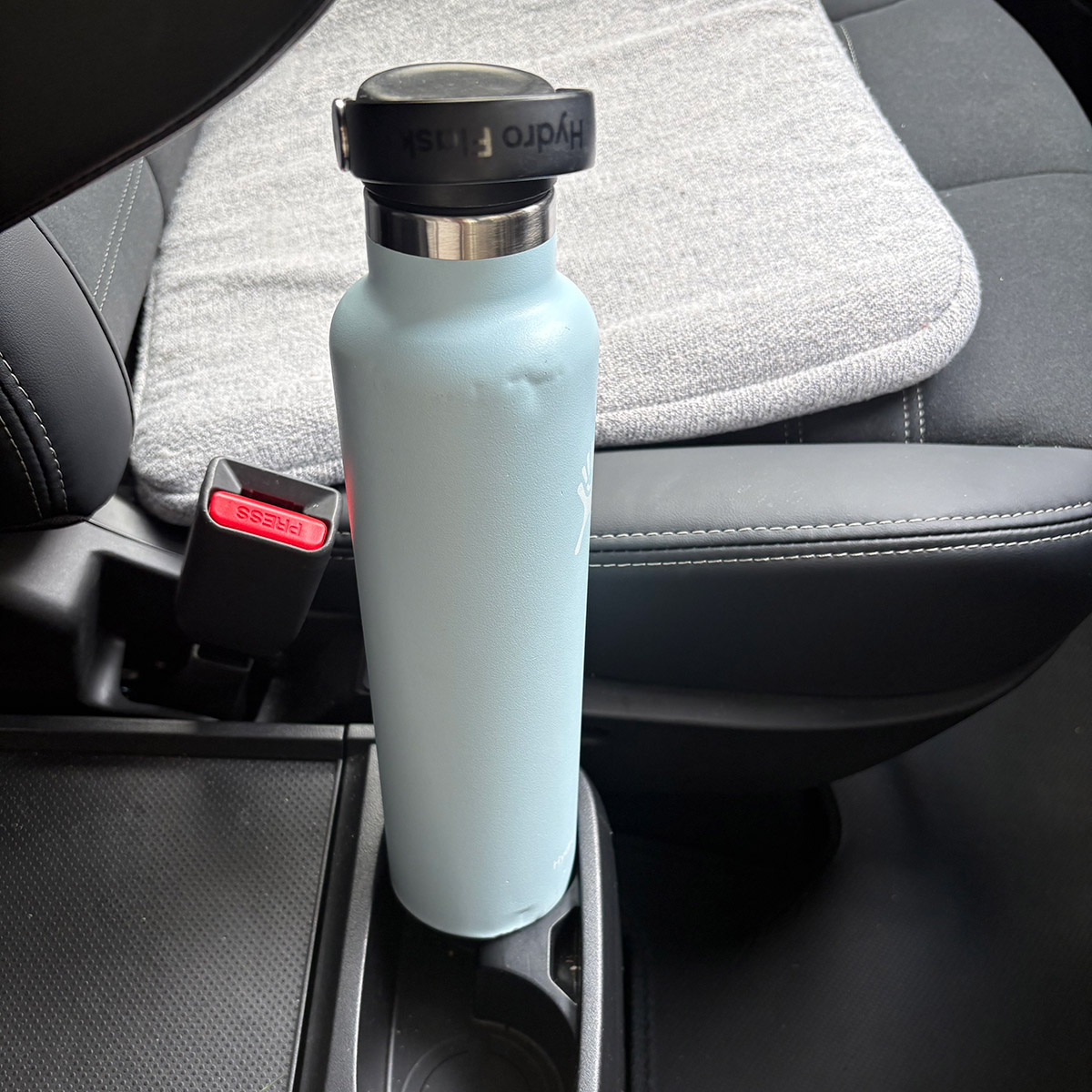 車内快適化の黄金コンビ「カーポケット＆吊り下げゴミ箱」スタッフたちはこう使う！